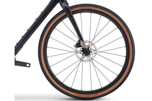 Rower gravel Fuji Jari Carbon 1.3